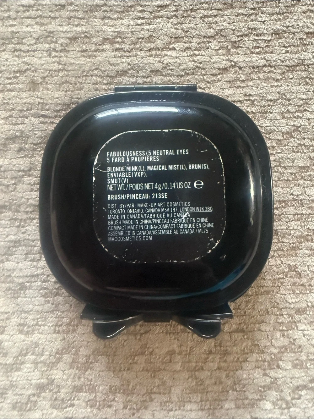 MAC cosmetics Fabulousness / Neutral Eye Palette ( holiday collection)